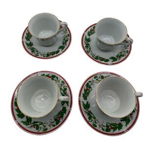 Lynn's China Saint Maria Set of 4 Cups & Saucers Christmas Holiday Berries.